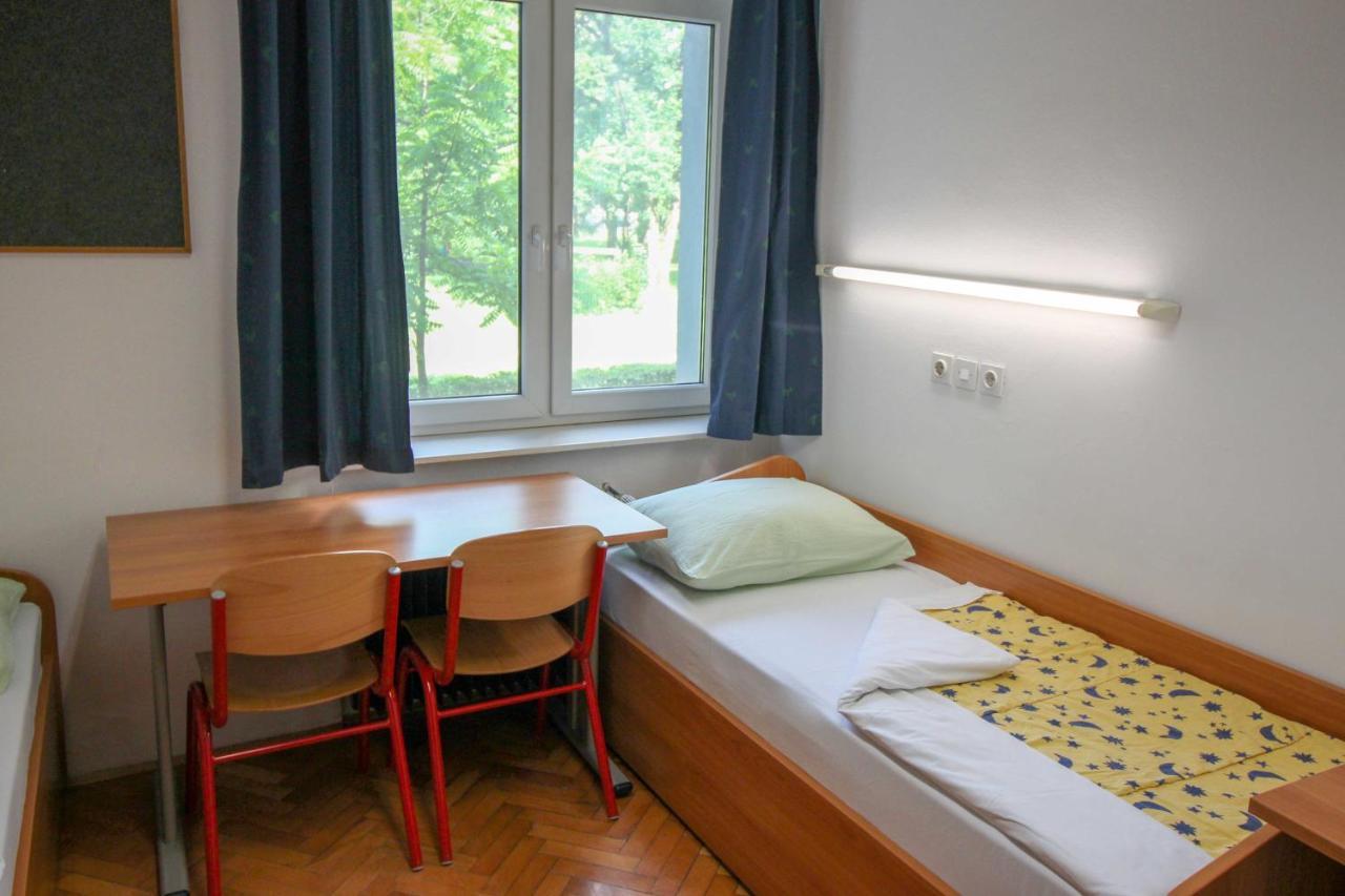 Dijaski Dom Bezigrad Ljubljana Hostel מראה חיצוני תמונה