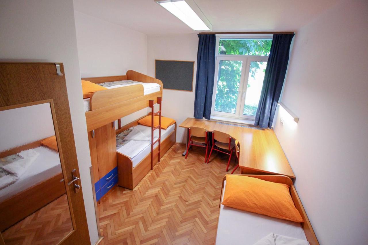 Dijaski Dom Bezigrad Ljubljana Hostel מראה חיצוני תמונה