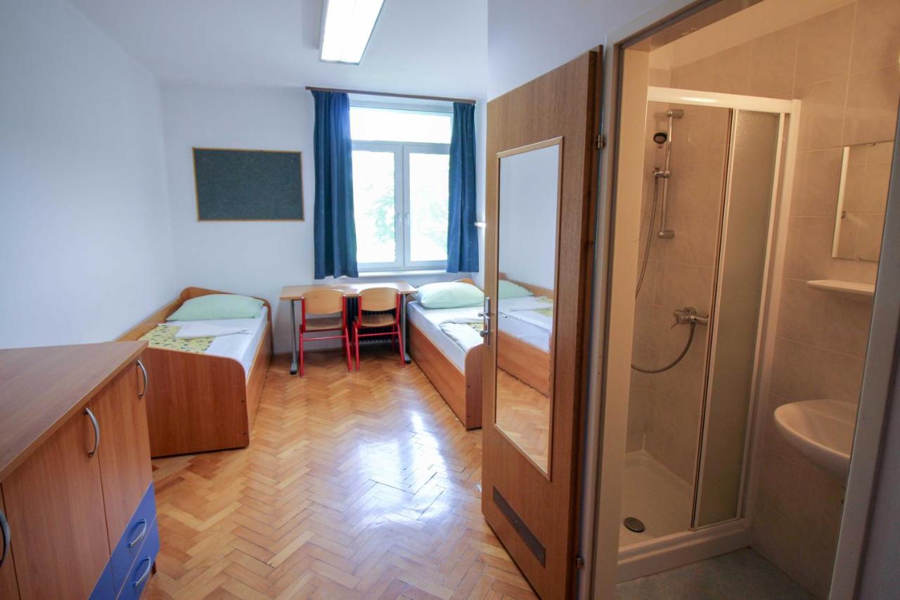 Dijaski Dom Bezigrad Ljubljana Hostel מראה חיצוני תמונה