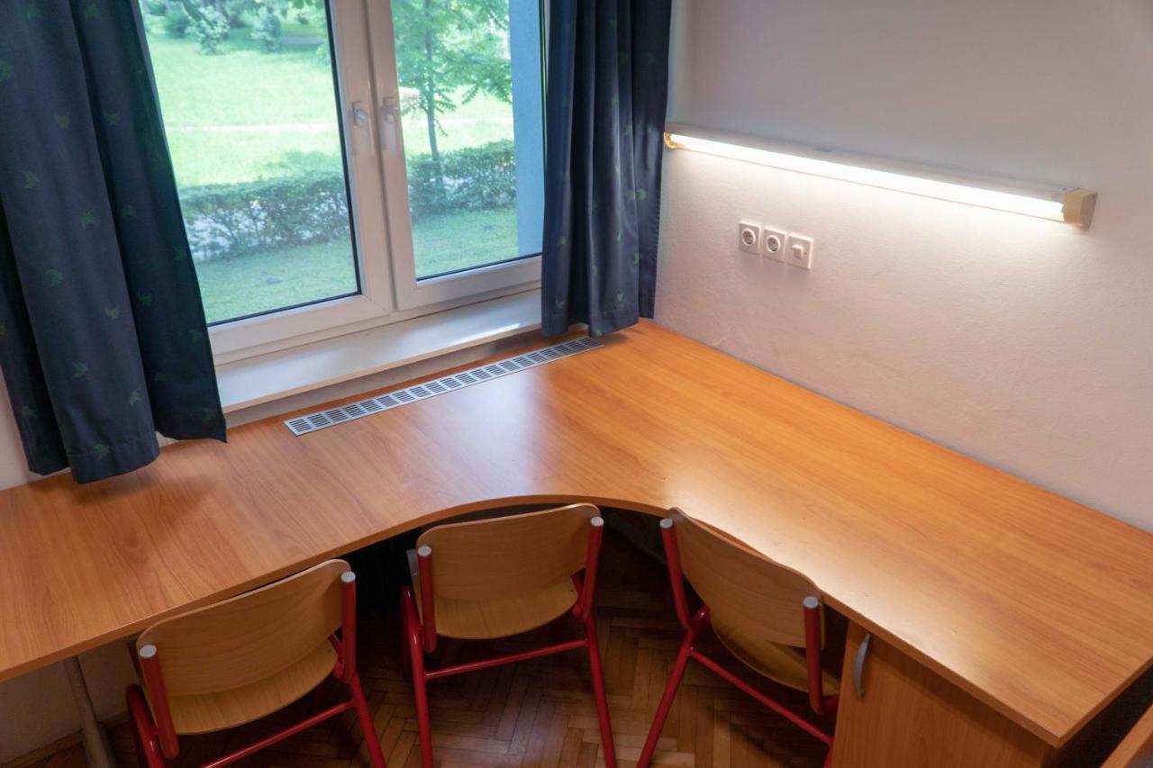 Dijaski Dom Bezigrad Ljubljana Hostel מראה חיצוני תמונה